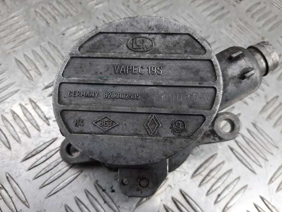 8200102535 Насос вакуумный Renault Laguna 2 Арт AG1018827