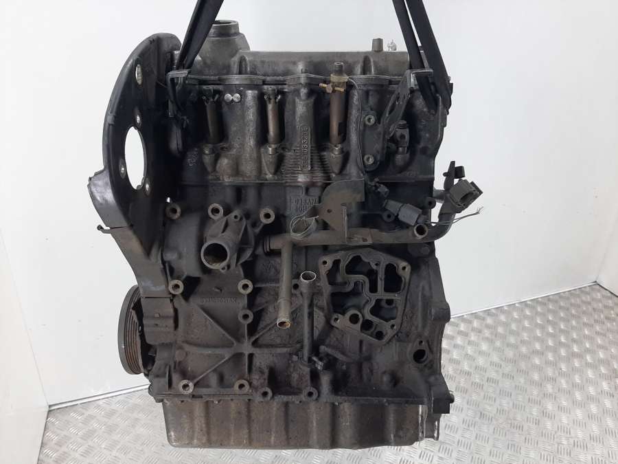 Б,H Двигатель Volkswagen Bora Арт AG1005663