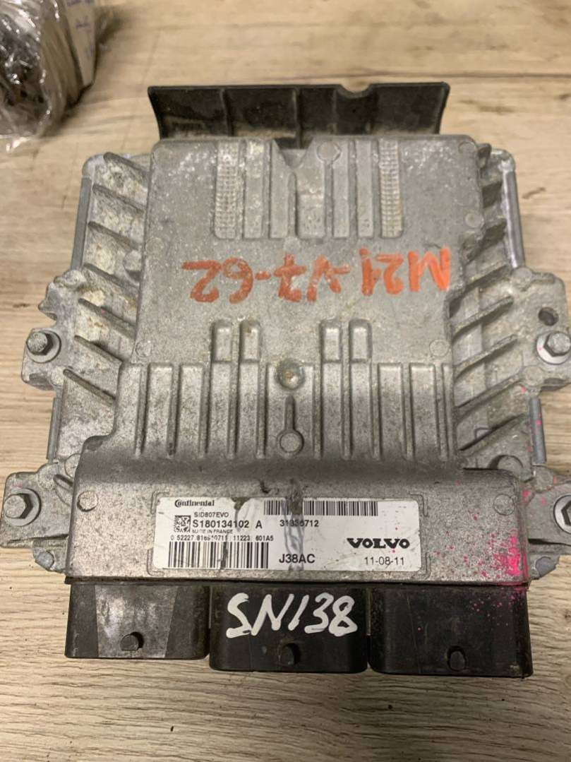 S180134102,S180134102A Блок управления двигателем к Volvo V60 Арт 37-4