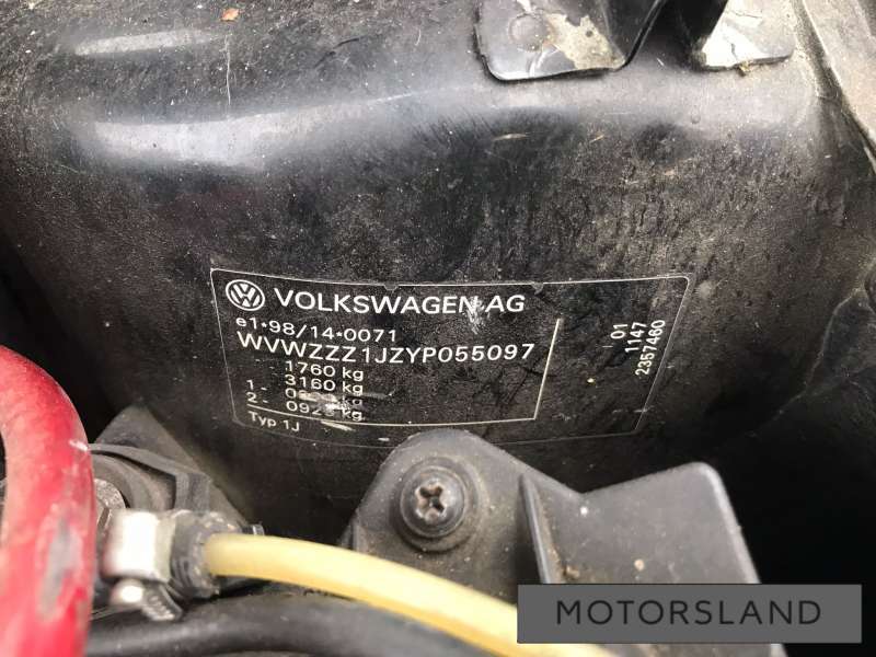 06A109108B Защита ремня ГРМ (кожух) к Volkswagen Golf 4 | Фото 13